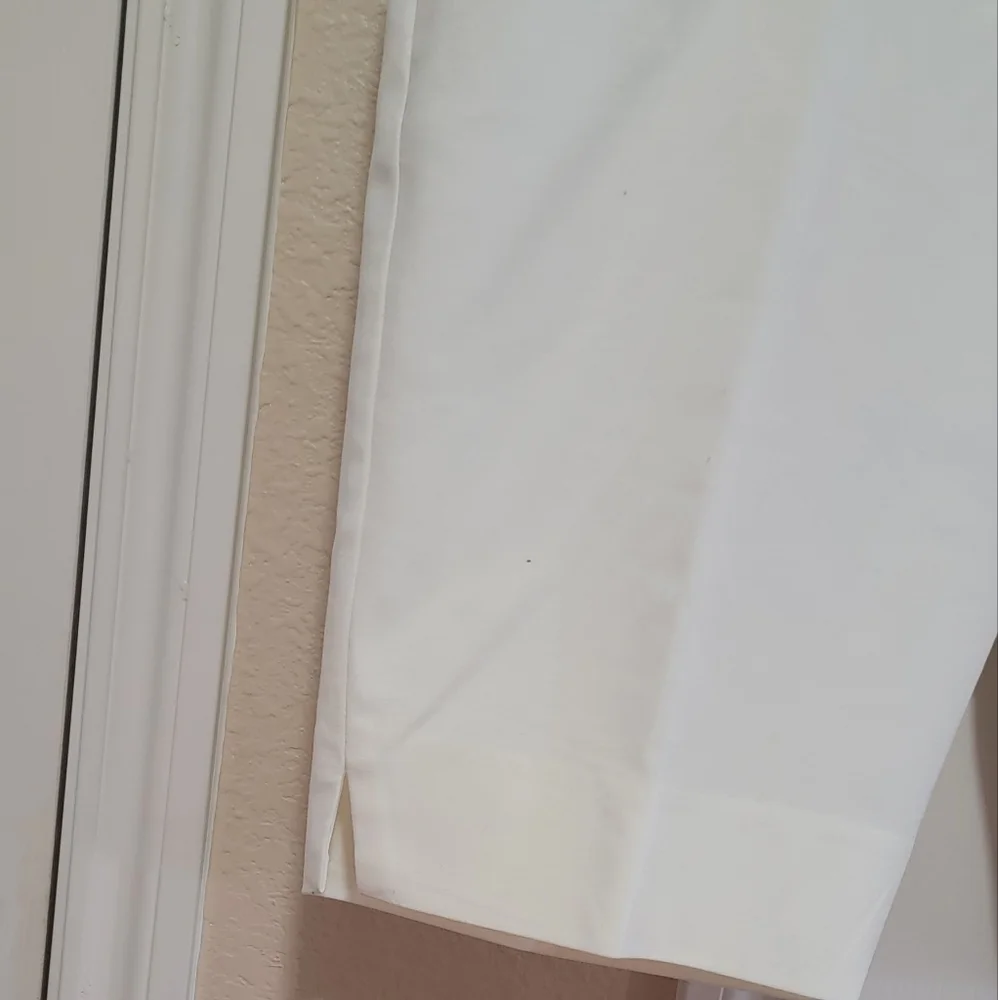 RAFAELLA WHITE BERMUDA SHORTS - Picture 5 of 9